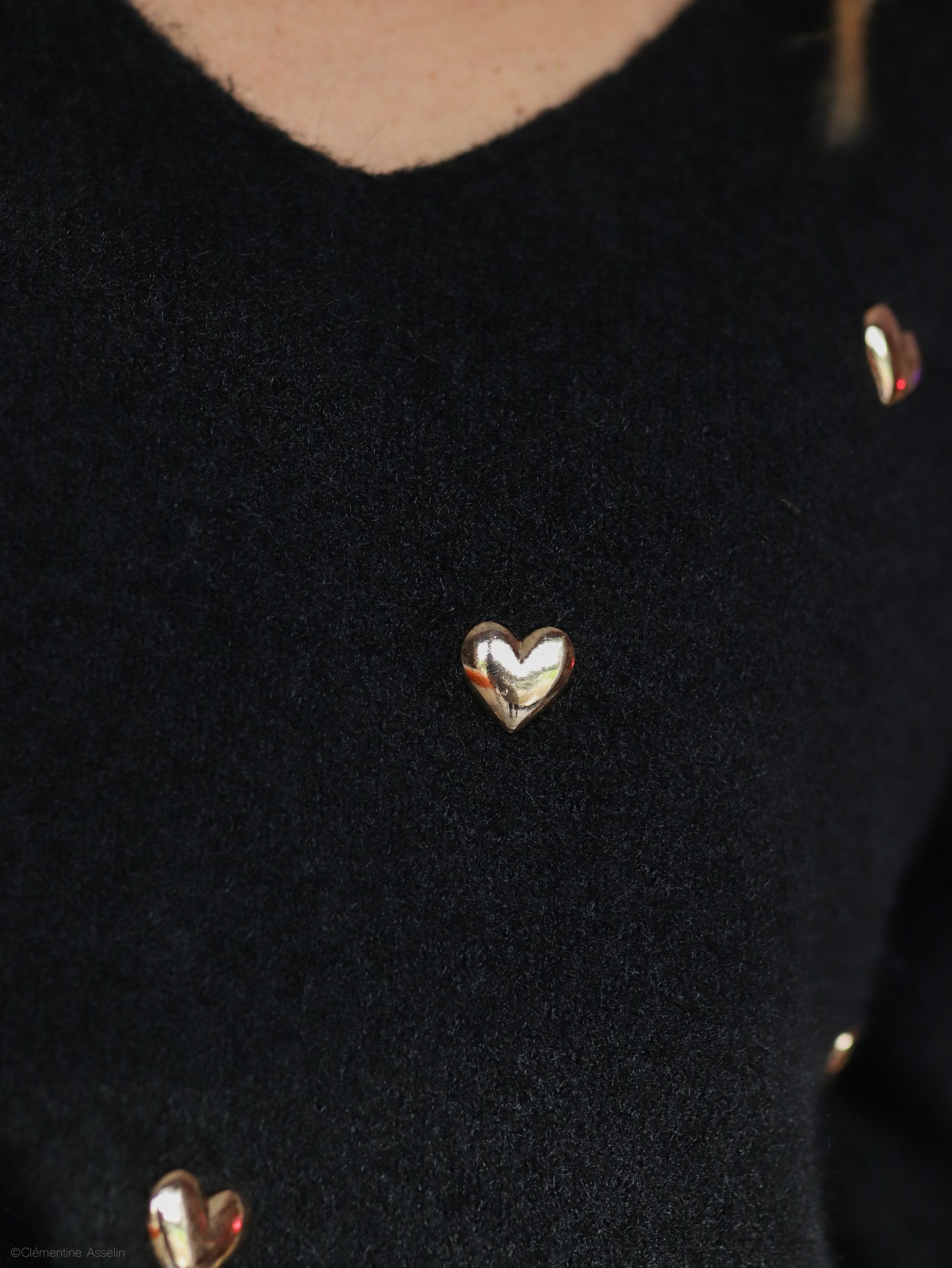 Pull coeur noir – Image 8